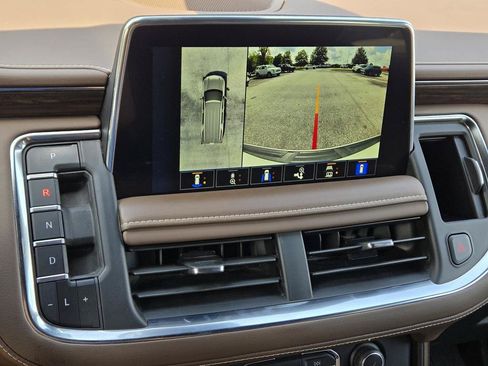 Used 2024 Chevrolet Tahoe High Country w/ Premium Package 2 AWD/4WD image 30