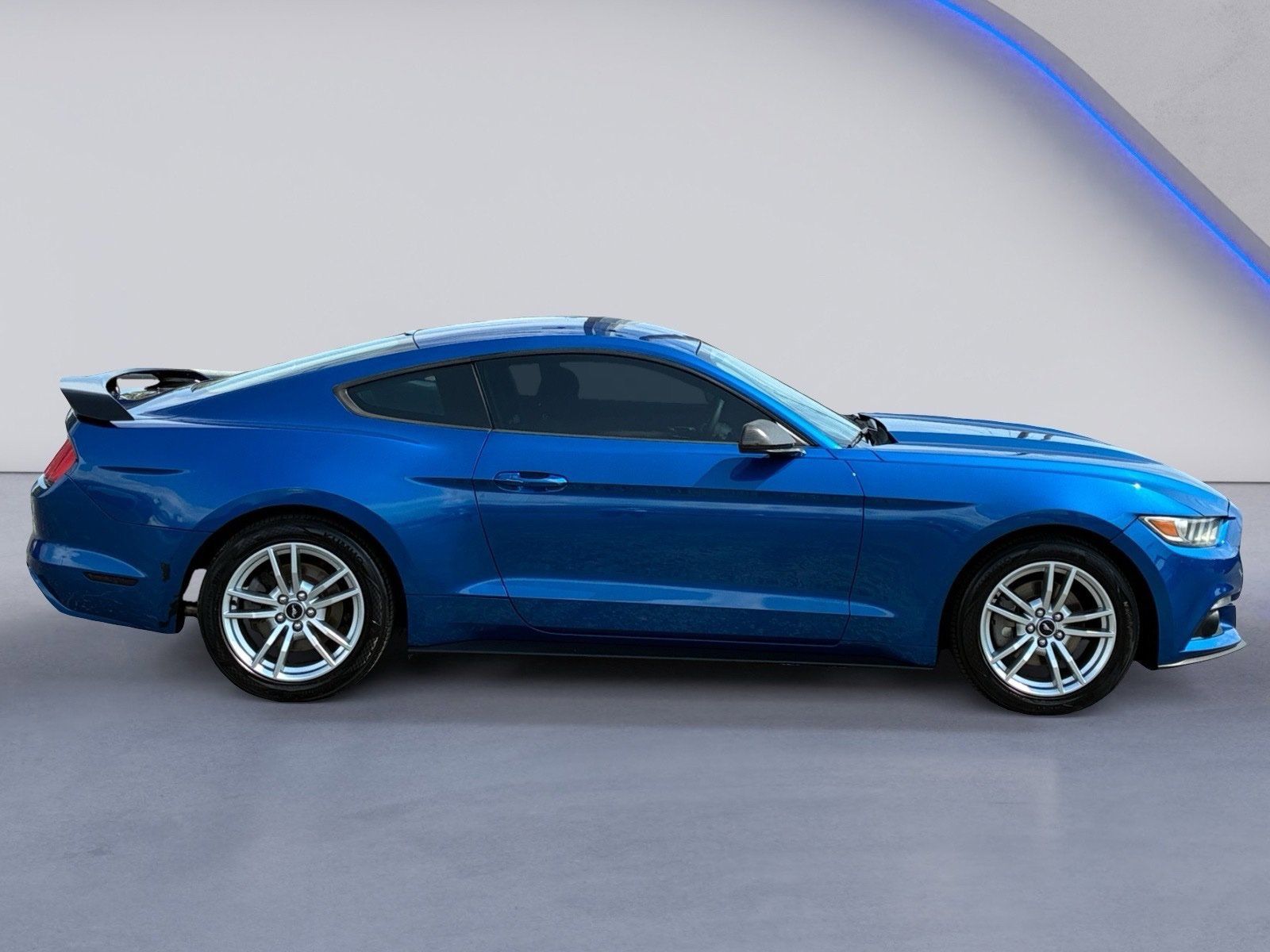 Used 2017 Ford Mustang Coupe RWD image 7