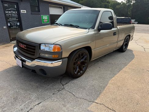 Used 2004 GMC Sierra 1500 W/T RWD image 1