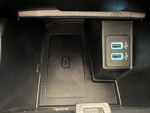 Used 2020 Ford Edge Titanium image 19