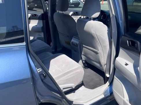 Used 2013 Toyota Highlander 4WD w/ Cold Weather Pkg image 16