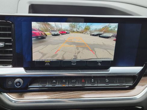 Used 2023 Chevrolet Silverado 1500 LT Trail Boss w/ Convenience Package II image 24