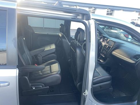 Used 2018 Dodge Grand Caravan GT image 21