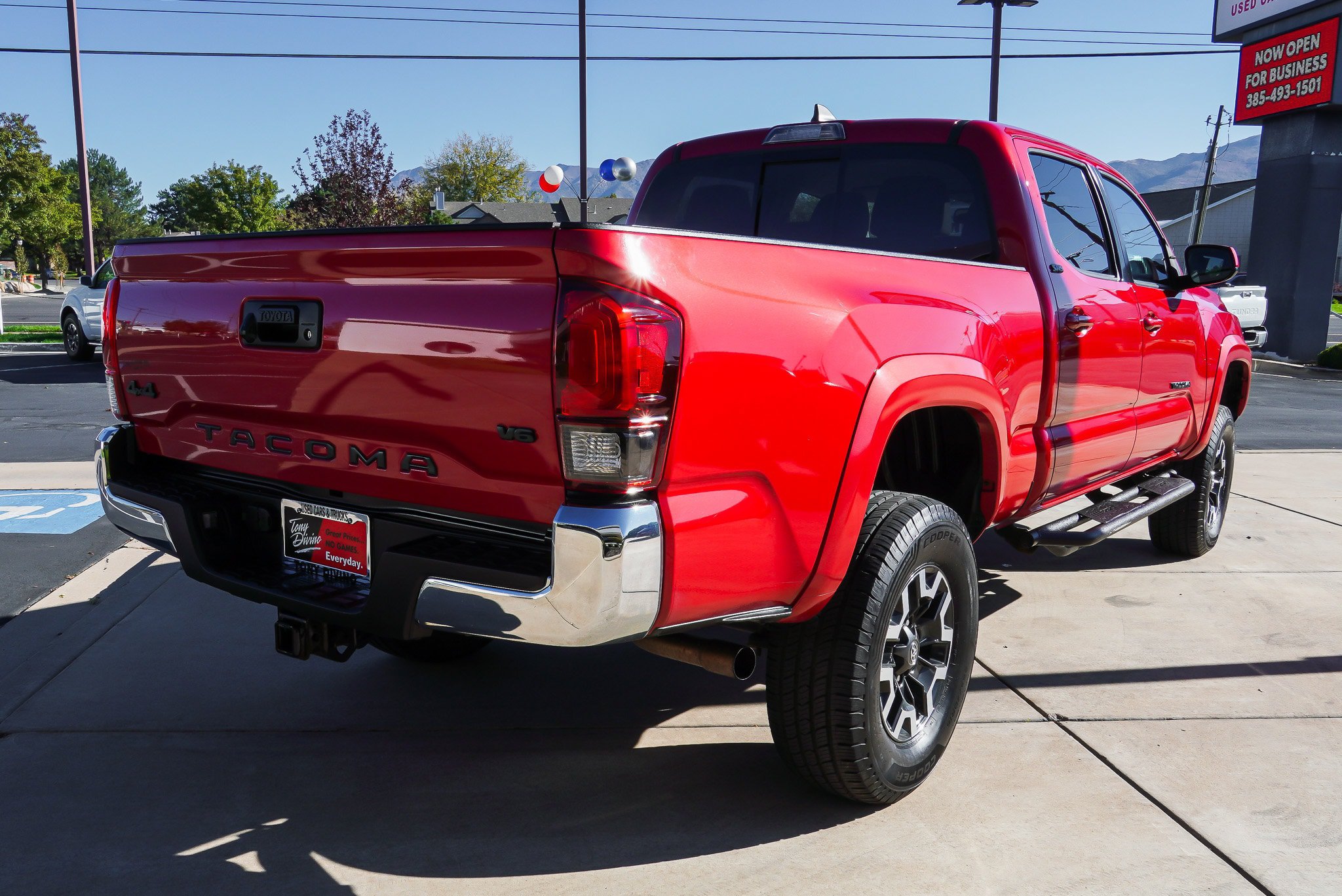 Used 2019 Toyota Tacoma SR5 AWD/4WD image 8