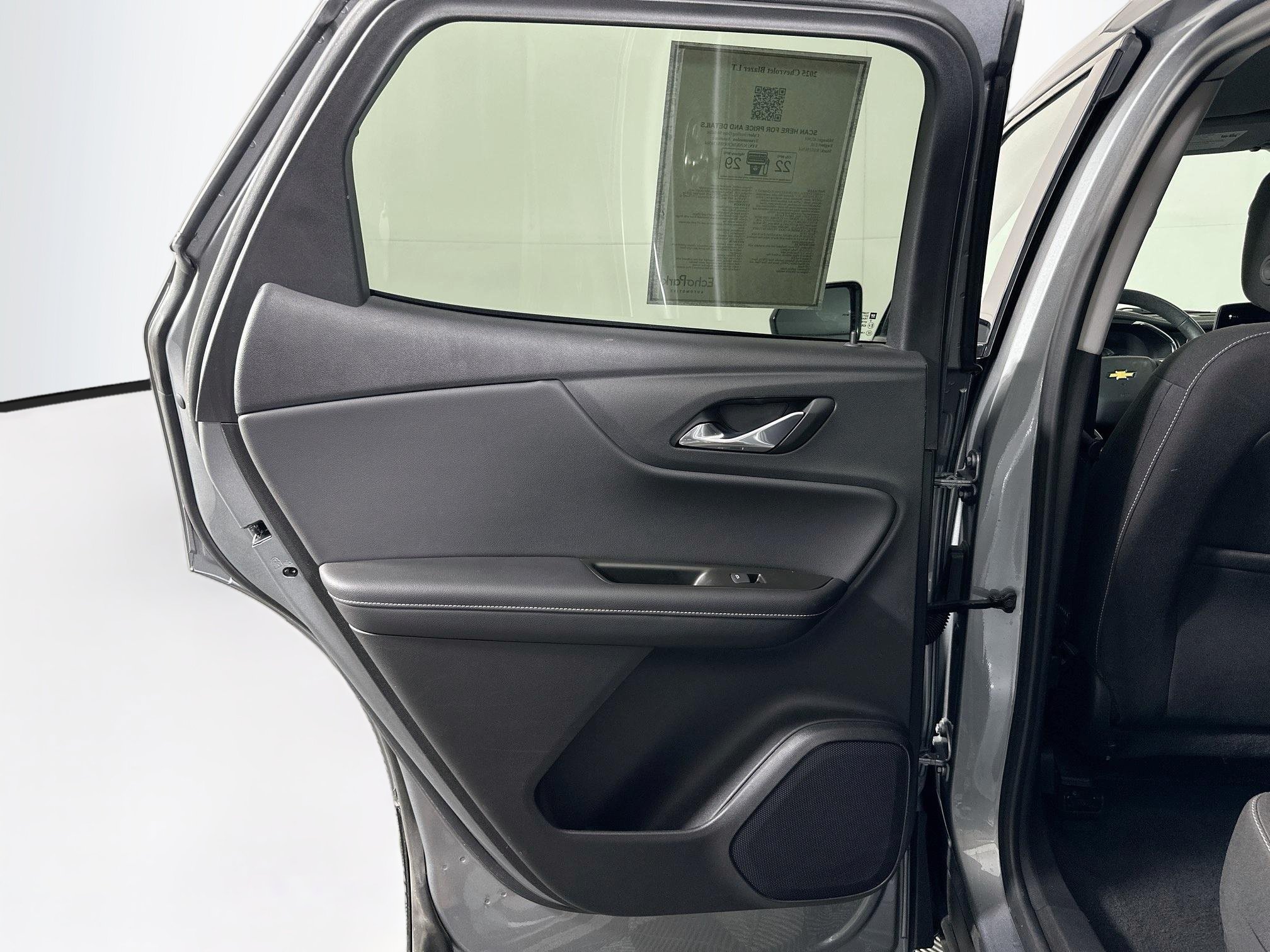 Used 2025 Chevrolet Blazer LT FWD image 26