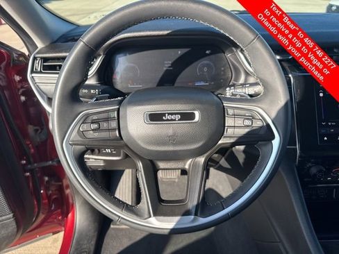 Used 2023 Jeep Grand Cherokee L Laredo image 17