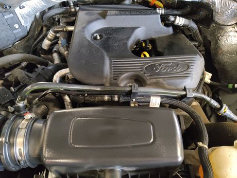 Used 2020 Ford Explorer XLT w/ Equipment Group 202A image 30