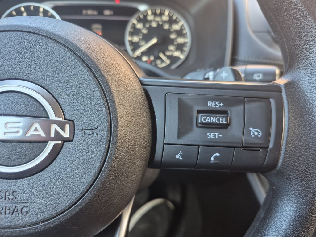 Used 2024 Nissan Rogue S AWD/4WD image 20