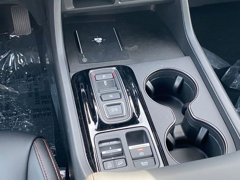 Used 2025 Honda Pilot TrailSport image 15