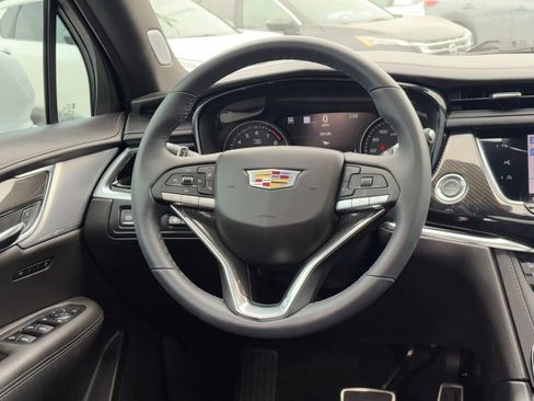 Used 2025 Cadillac XT6 Sport w/ Technology Package AWD/4WD image 24