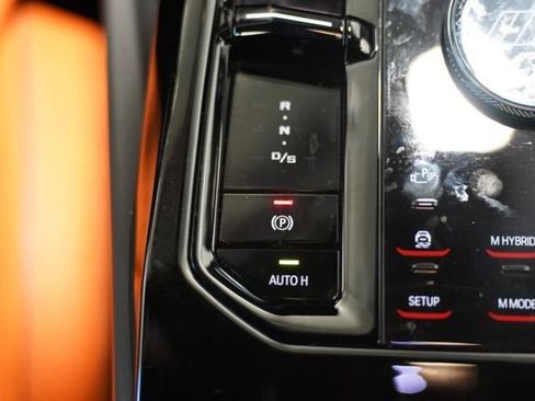 Used 2025 BMW M5 w/ Carbon Package AWD/4WD image 40
