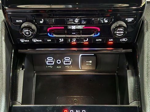 Used 2023 Jeep Grand Cherokee Altitude RWD image 38