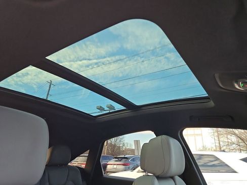 Used 2024 Audi SQ5 Premium image 21