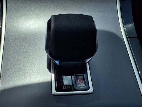 Certified 2025 Land Rover Range Rover Velar Dynamic SE image 13