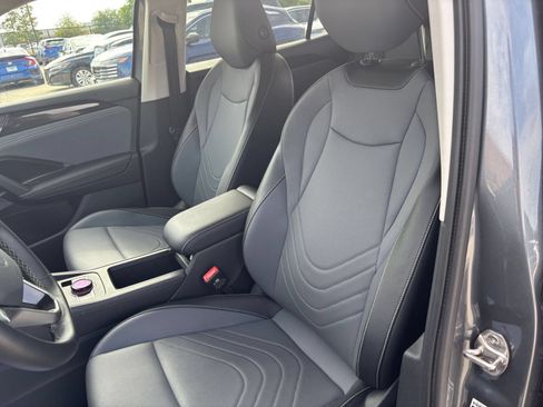 Used 2026 Volkswagen Tiguan SE AWD/4WD image 36
