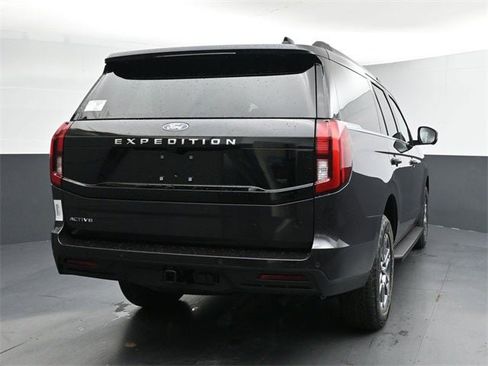 New 2025 Ford Expedition Active image 14