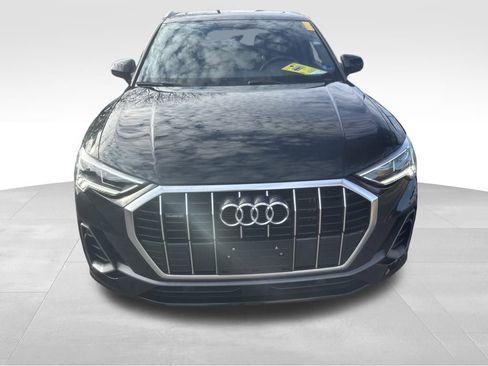 Used 2025 Audi Q3 2.0T Premium image 3
