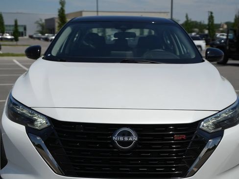 Used 2025 Nissan Sentra SR FWD image 34