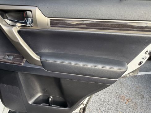Used 2020 Lexus GX 460 Premium w/ Premium Package AWD/4WD image 39