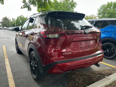 Used 2021 Nissan Kicks SR w/ Exterior Package FWD image 6
