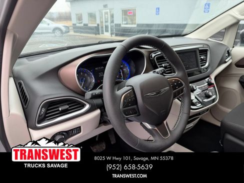 Used 2024 Chrysler Voyager LX FWD image 11