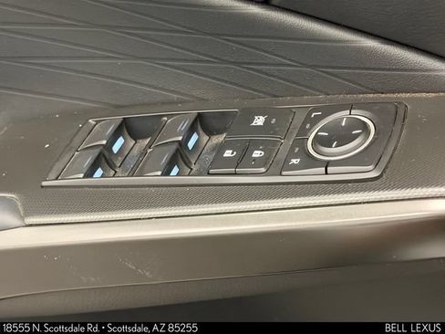 Used 2022 Lexus IS 500 RWD image 19