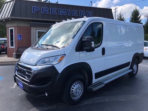 Used 2025 RAM ProMaster 2500 w/ U-Haul Equipment Group FWD image 10