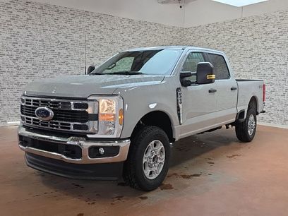 New 2026 Ford F250 XLT w/ FX4 Off-Road Package