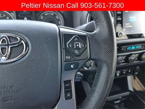 Used 2020 Toyota Tacoma TRD Off-Road w/ TRD Premium Off Road Package AWD/4WD image 31
