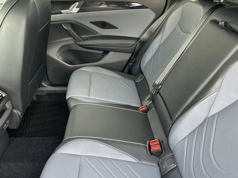 New 2026 Volkswagen Tiguan SE R-Line FWD image 10