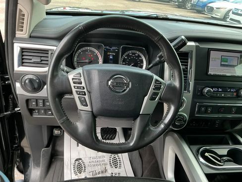 Used 2017 Nissan Titan PRO-4X image 12