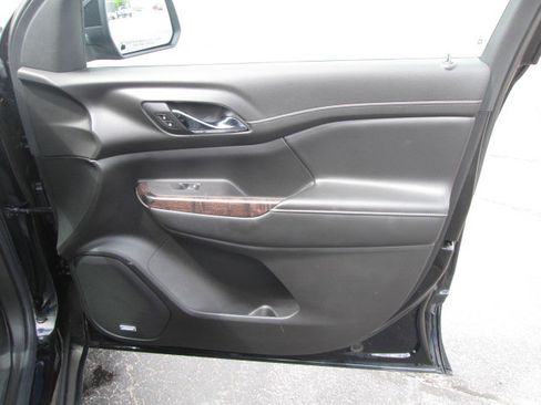 Used 2020 GMC Acadia Denali w/ LPO, Floor Liner Package image 14