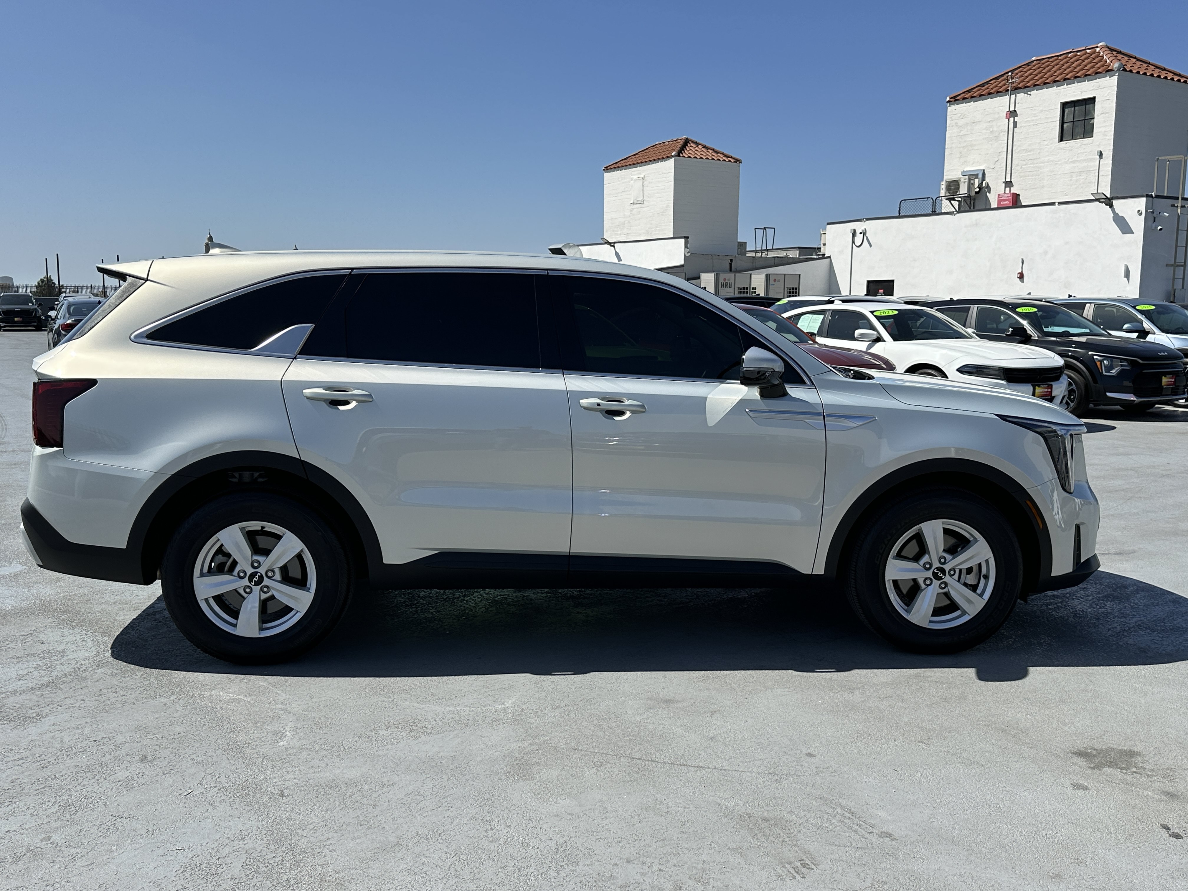 Used 2026 Kia Sorento LX FWD image 9