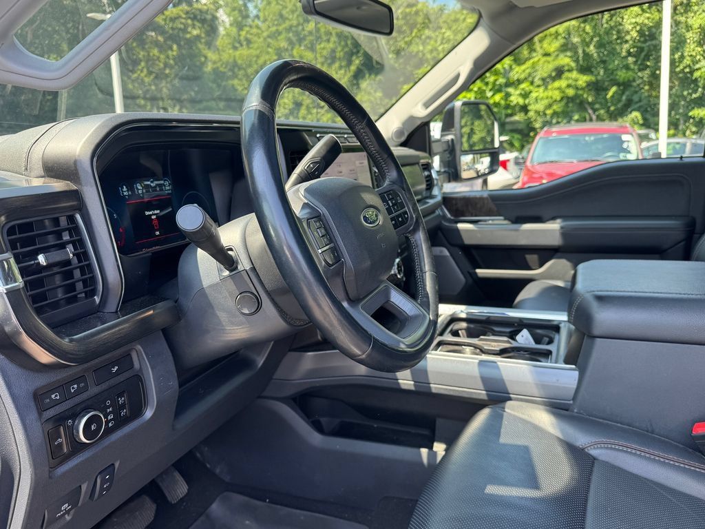 Used 2024 Ford F350 Lariat w/ Lariat Ultimate Package AWD/4WD image 25
