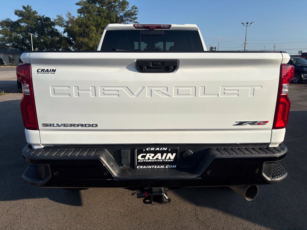 Used 2024 Chevrolet Silverado 2500 ZR2 w/ Technology Package AWD/4WD image 6