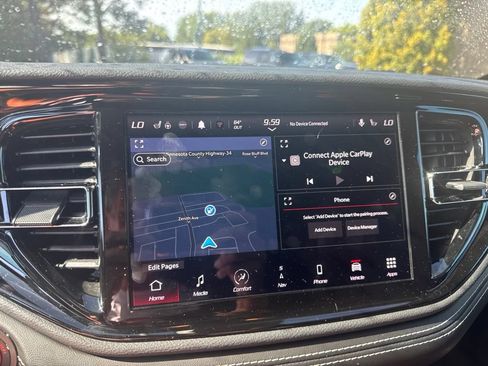 Used 2022 Dodge Durango SRT w/ Technology Group AWD/4WD image 11
