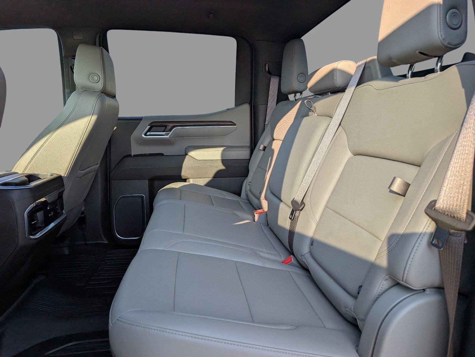 Used 2022 GMC Sierra 1500 SLT AWD/4WD image 34