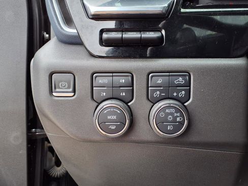 Used 2022 Chevrolet Silverado 1500 High Country w/ High Country Premium Package image 12