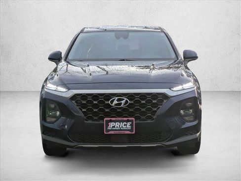 Used 2019 Hyundai Santa Fe SE image 2