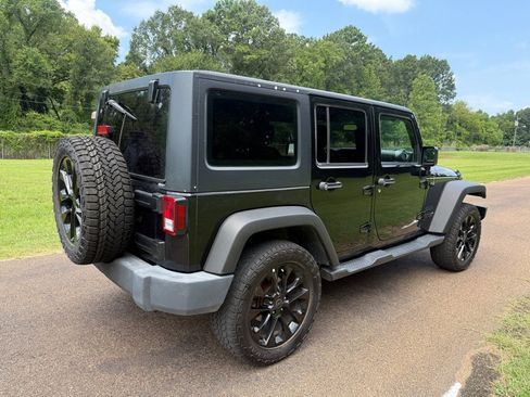 Used 2017 Jeep Wrangler Unlimited Sport w/ Quick Order Package 24S AWD/4WD image 3