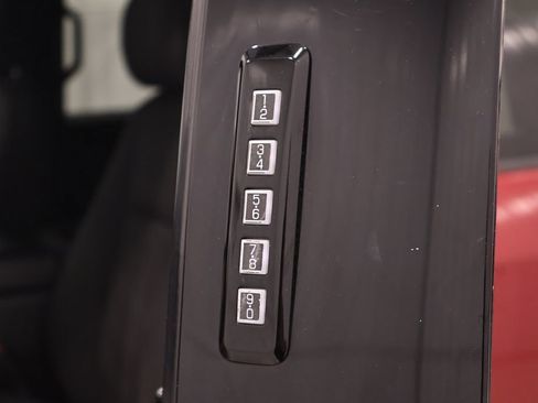 Used 2015 Ford F150 XLT w/ Equipment Group 302A Luxury AWD/4WD image 32