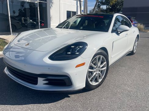 Used 2018 Porsche Panamera RWD image 38