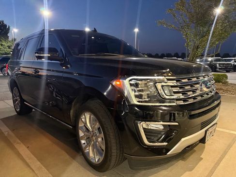 Used 2018 Ford Expedition Limited w/ Equipment Group 302A AWD/4WD image 6