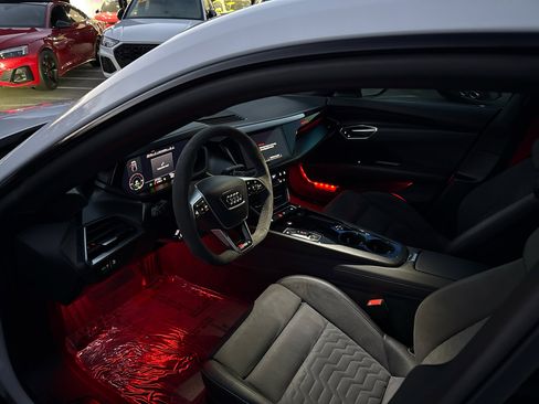 Used 2022 Audi e-tron GT Premium Plus w/ Performance Package image 20