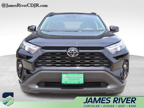 Used 2023 Toyota RAV4 XLE Premium AWD/4WD image 7