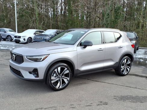 New 2026 Volvo XC40 B5 Ultra w/ Protection Package Premier image 9