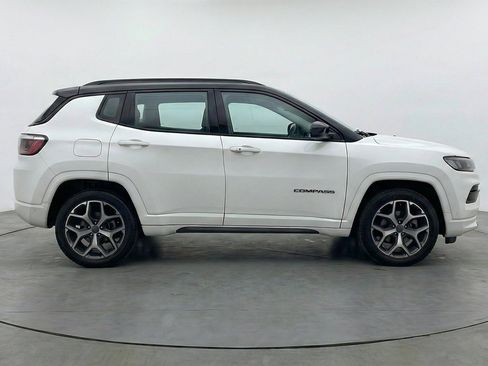 Used 2025 Jeep Compass Limited AWD/4WD image 11