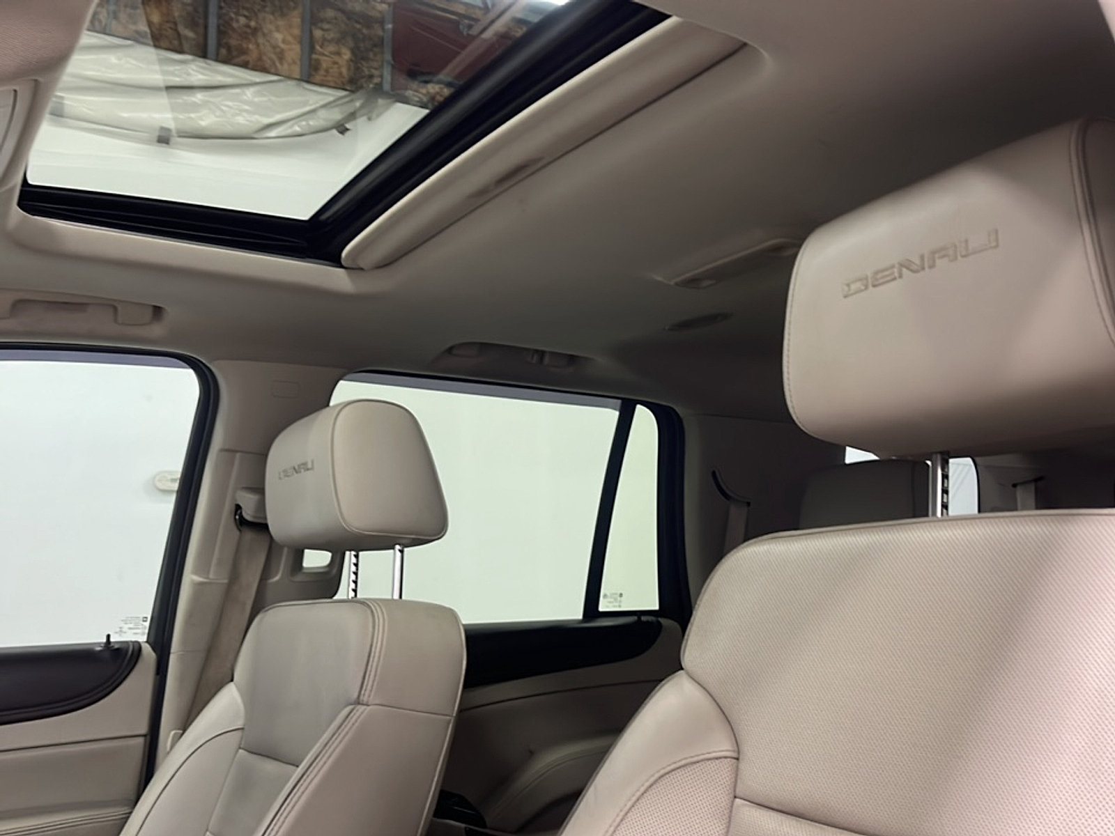 Used 2015 GMC Yukon Denali AWD/4WD image 11