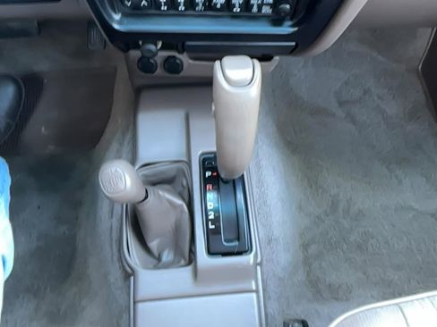 Used 2000 Toyota Tacoma 4x4 Regular Cab image 10