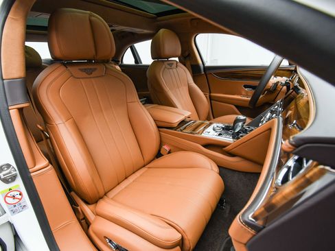 New 2026 Bentley Flying Spur image 17